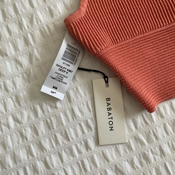 NWT Babaton Sculpt Knit Deep V Tank in Grapefruit Coral - Picture 3 of 6